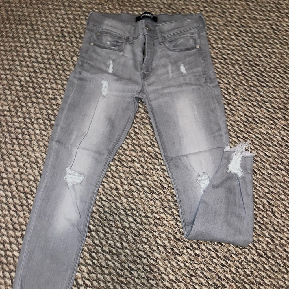 Distressed skinny leg jeans